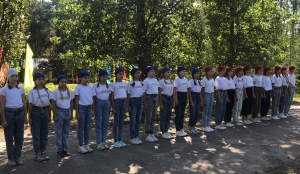 Взвейся, триколор России!