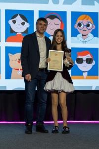 Воспитанница Дворца детского творчества получила благодарность Губернатора